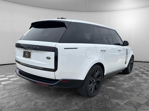 2023 Land Rover Range Rover P530 SE