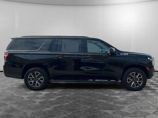 2022 Chevrolet Suburban 4WD Z71