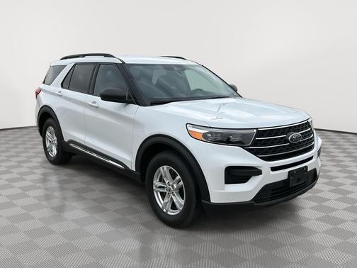 Oxford White 2020 Ford Explorer XLT