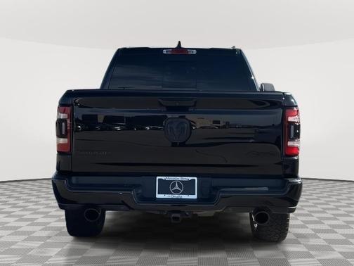 Diamond Black Crystal Pearlcoat 2019 RAM 1500 Laramie