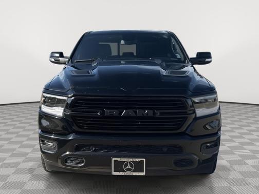 Diamond Black Crystal Pearlcoat 2019 RAM 1500 Laramie