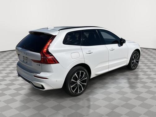 Crystal White Metallic 2024 Volvo XC60 B5 Plus Dark Theme