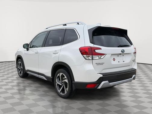 Crystal White Pearl 2023 Subaru Forester Touring