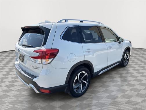 Crystal White Pearl 2023 Subaru Forester Touring