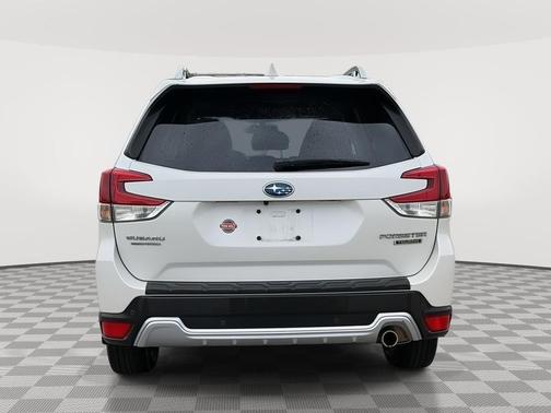 Crystal White Pearl 2023 Subaru Forester Touring