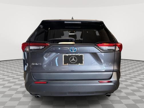 2021 Toyota RAV4 Hybrid XLE Premium