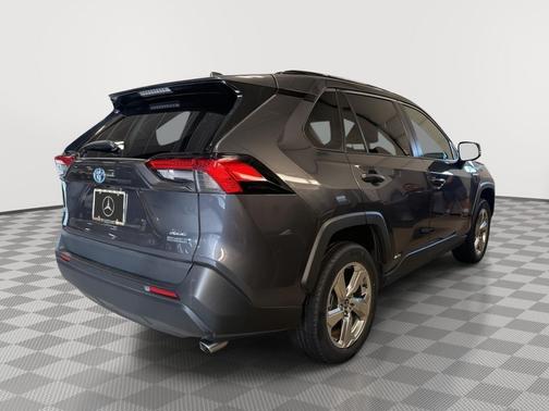 2021 Toyota RAV4 Hybrid XLE Premium