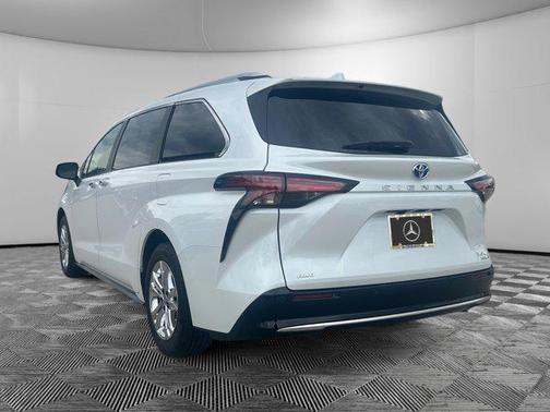 2024 Toyota Sienna Platinum 7 Passenger