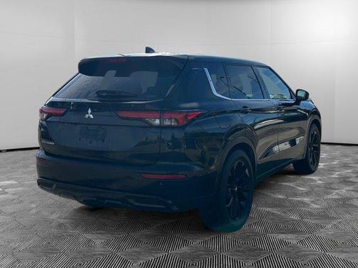 2022 Mitsubishi Outlander Black Edition S-AWC
