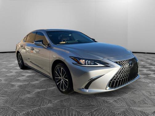 2025 Lexus ES 300h Base