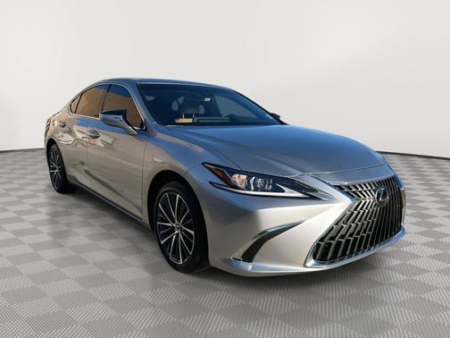 2025 Lexus ES 300h Base