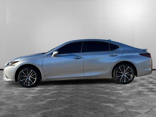 2025 Lexus ES 300h Base