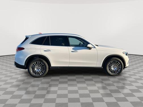 Polar White 2026 Mercedes-Benz GLC 300 4MATIC
