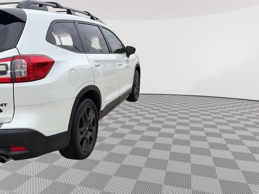 Crystal White Pearl 2024 Subaru Ascent Onyx Edition 7-Passenger