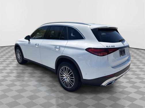Polar White 2025 Mercedes-Benz GLC 300 4MATIC