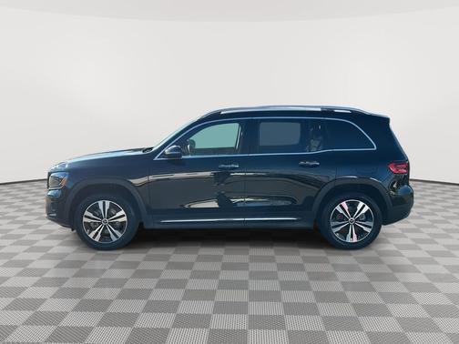 Night Black 2025 Mercedes-Benz GLB 250 4MATIC