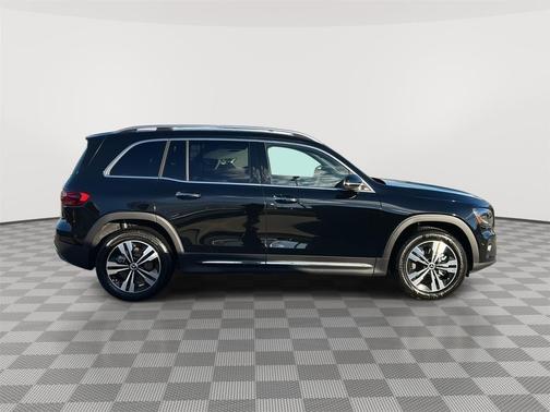 Night Black 2025 Mercedes-Benz GLB 250 4MATIC