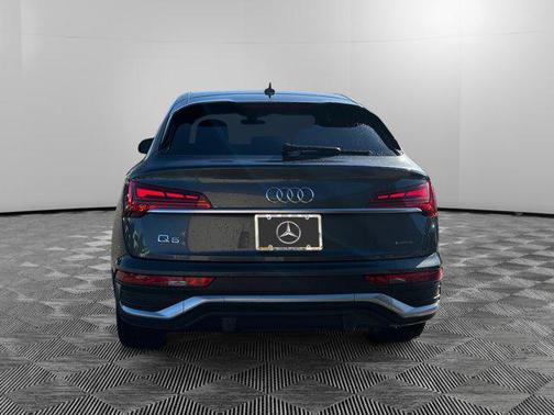 2022 Audi Q5 45 S line Prestige