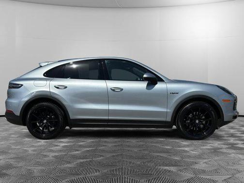 2022 Porsche Cayenne E-Hybrid S
