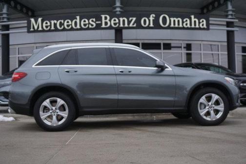 Photo 3 of 29 of 2018 Mercedes-Benz GLC 300 Base 4MATIC