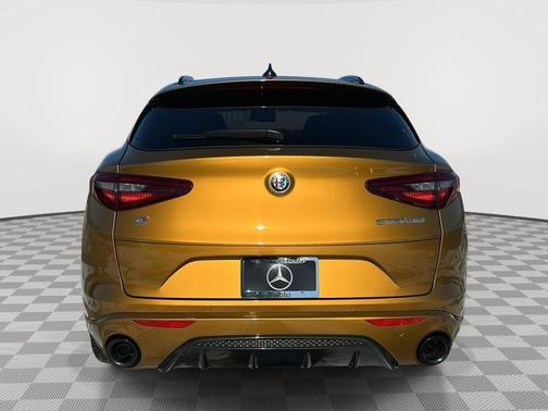 2023 Alfa Romeo Stelvio Veloce AWD