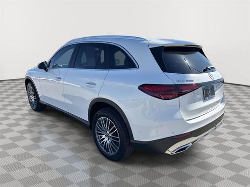 Polar White 2026 Mercedes-Benz GLC 300 4MATIC