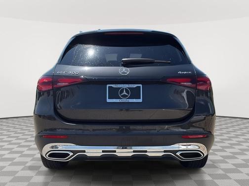 Graphite Grey Metallic 2026 Mercedes-Benz GLC 300 4MATIC