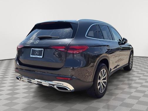 Graphite Grey Metallic 2026 Mercedes-Benz GLC 300 4MATIC