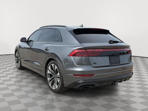 Daytona Gray Pearl Effect 2025 Audi Q8 55 Prestige