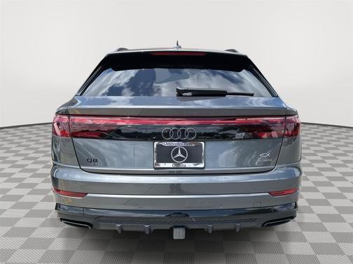 Daytona Gray Pearl Effect 2025 Audi Q8 55 Prestige