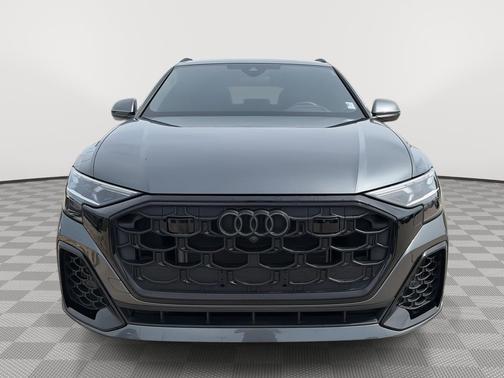 Daytona Gray Pearl Effect 2025 Audi Q8 55 Prestige