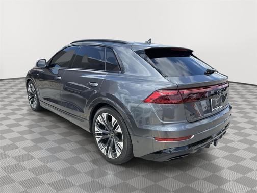 Daytona Gray Pearl Effect 2025 Audi Q8 55 Prestige