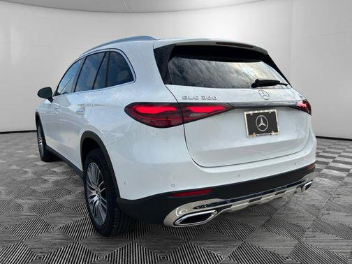 2026 Mercedes-Benz GLC 300 4MATIC