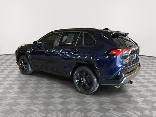 2020 Toyota RAV4 Hybrid SE