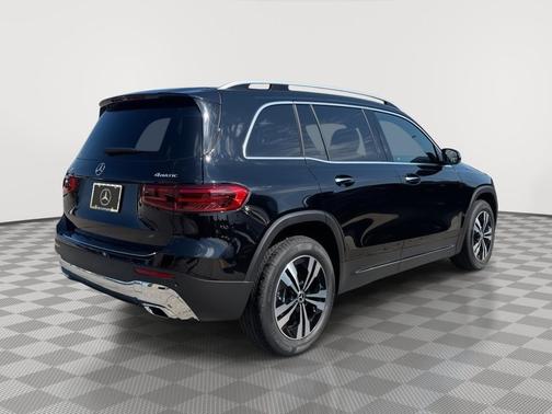 Night Black 2026 Mercedes-Benz GLB 250 4MATIC