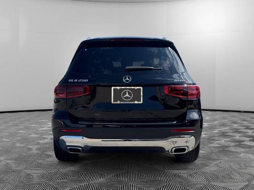 2026 Mercedes-Benz GLB 250 4MATIC