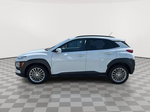 Chalk White 2018 Hyundai KONA SEL