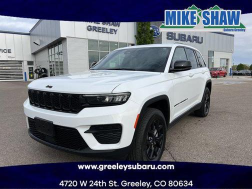 Bright White Clearcoat 2024 Jeep Grand Cherokee Altitude