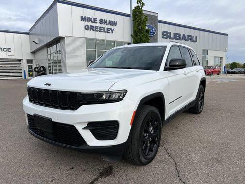 Bright White Clearcoat 2024 Jeep Grand Cherokee Altitude