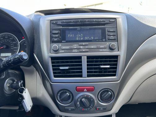 Satin White Pearl 2009 Subaru Impreza 2.5 i Premium