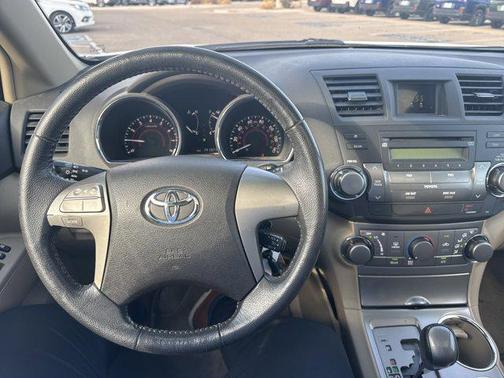 Blizzard Pearl 2010 Toyota Highlander SE