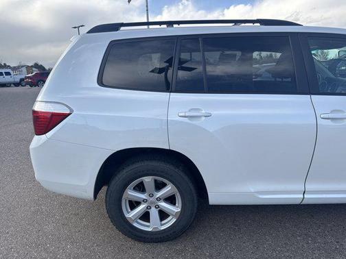 Blizzard Pearl 2010 Toyota Highlander SE
