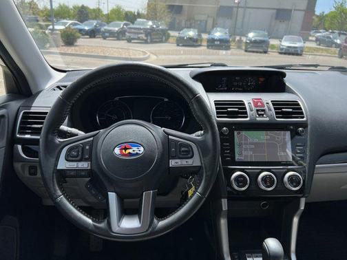 Crystal White Pearl 2017 Subaru Forester 2.5i Limited