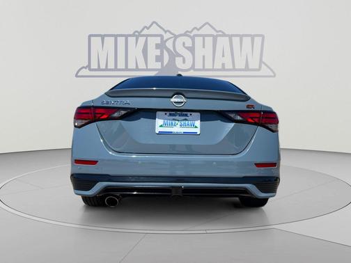 Atlantic Gray Metallic/Super Black 2024 Nissan Sentra SR