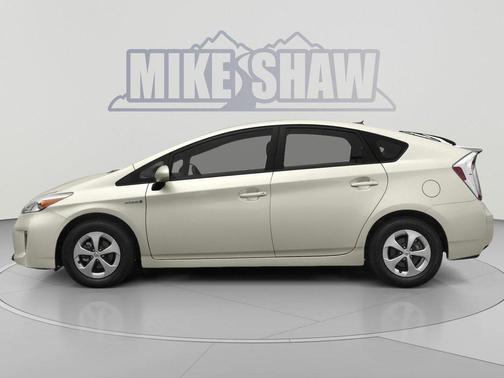 Pearl 2015 Toyota Prius Two