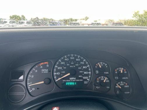 Summit White 2002 Chevrolet Silverado 2500 LS H/D Extended Cab