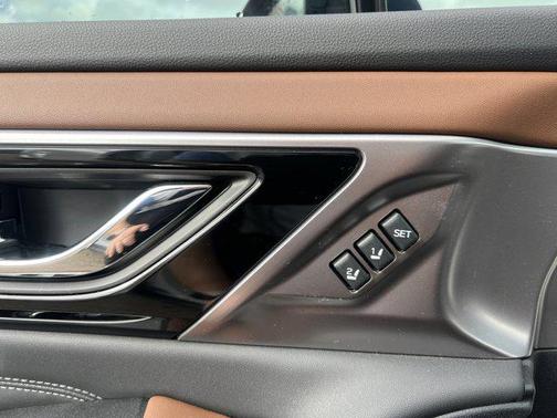 2025 Subaru Outback Touring