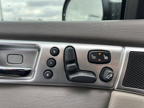 Stone White Clearcoat 2004 Chrysler Pacifica Base