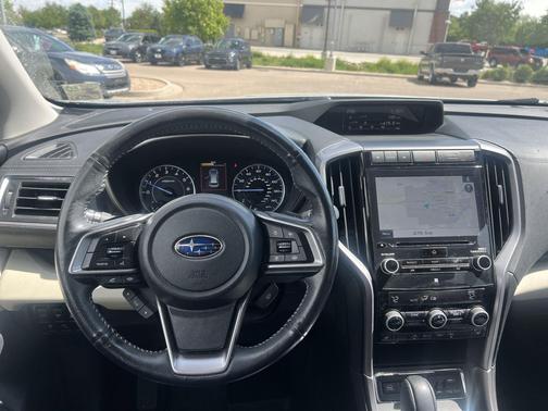 Ice Silver Metallic 2022 Subaru Ascent Limited 7-Passenger