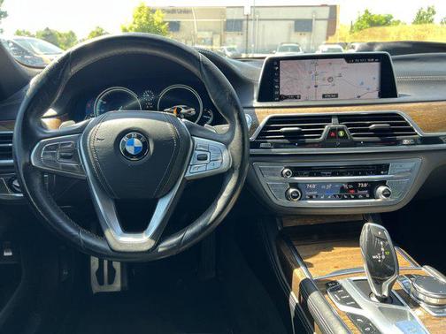 2016 BMW 750 i xDrive